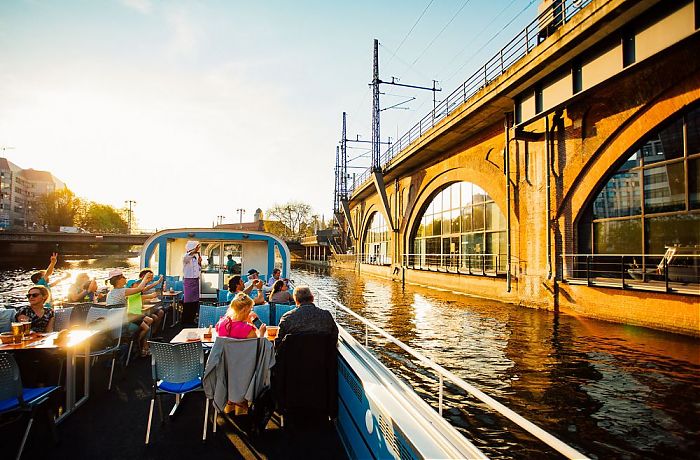 berlin river cruise dinner
